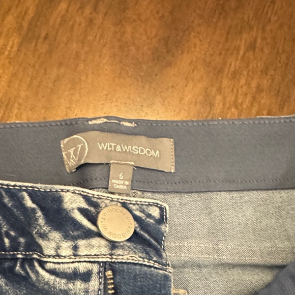 Wit & Wisdom Distressed Blue Cropped Jeans - Picture 2 of 3